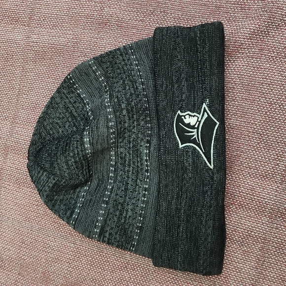 New Era Other - Providence College Friars grey stripped beanie